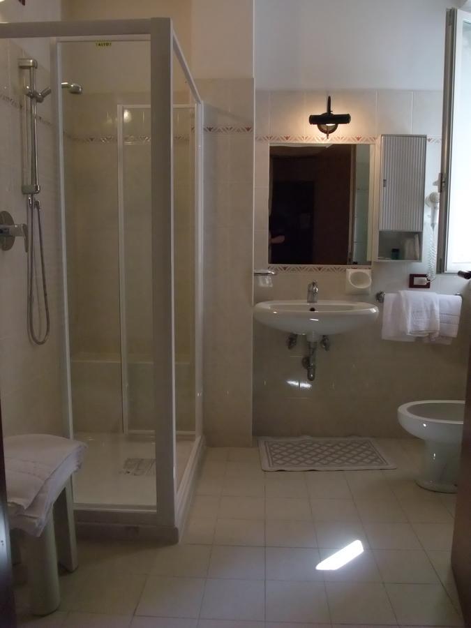Hotel Miralago San Zeno di Montagna Exteriör bild